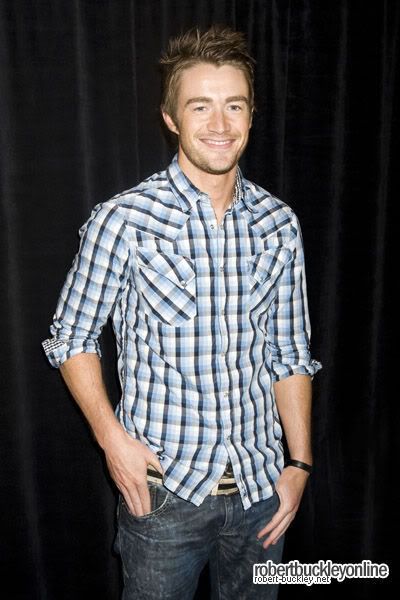 Robert Buckley - Clay 027-1