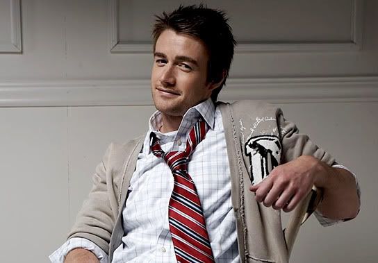 Robert Buckley - Clay 111309_rob_buckley_544