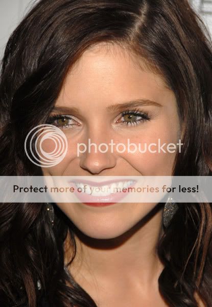 Fotos, Vídeos e Aparições Públicas - Sophia Bush (Brooke Davis) - Página 4 58609897bennettaj1011200924145pm