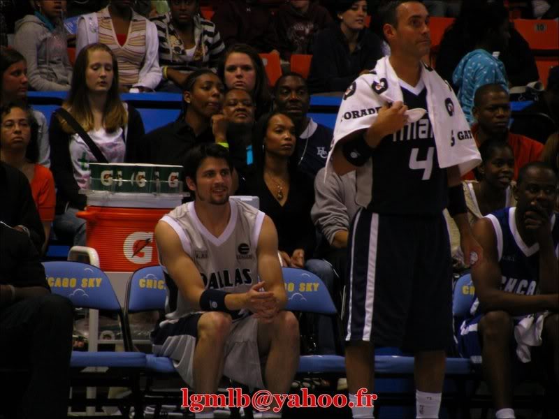 Fotos, Informações e Apariçoes - James Lafferty Chicago_Lafferty_24