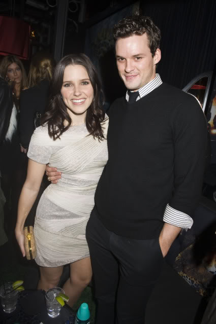 Sophia Bush & Austin Nichols 2m5c8ox