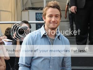 Robert Buckley - Clay - Página 3 D_buckley