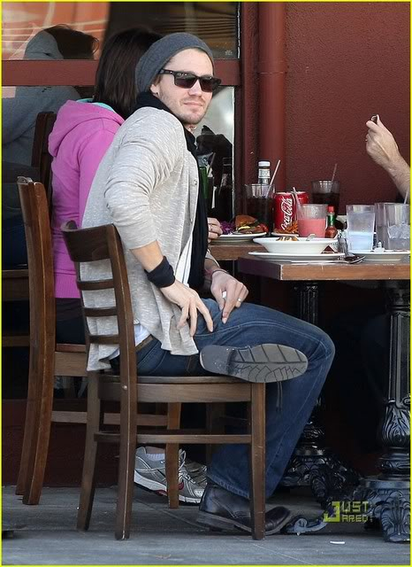 Fotos, vídeos do Chad Michael Murray - Lucas Scott - Página 5 Chad-michael-murray-kenzie-dalton-lunch-03