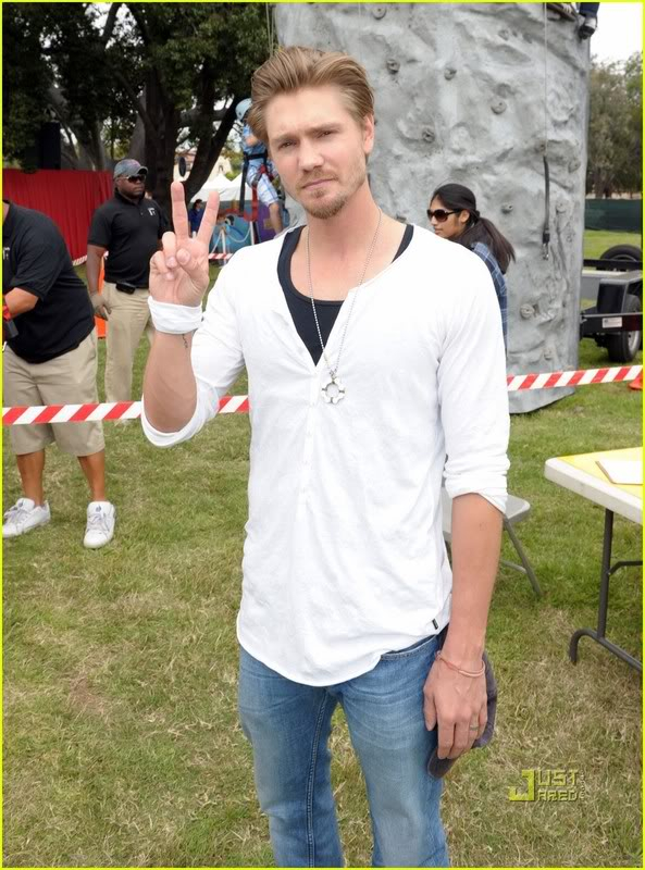 Fotos, vídeos do Chad Michael Murray - Lucas Scott - Página 5 Chad-michael-murray-time-for-heroes-03