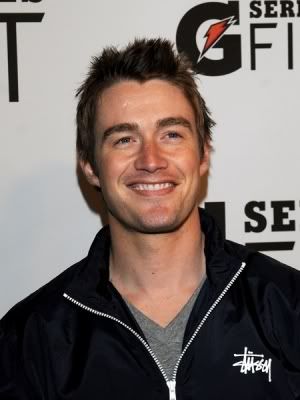 Robert Buckley - Clay - Página 3 Normal_64319837snoopreynaert413201123538PM