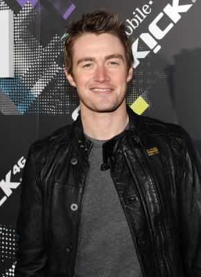 Robert Buckley - Clay - Página 3 Normal_64410809snoopreynaert421201124318AM