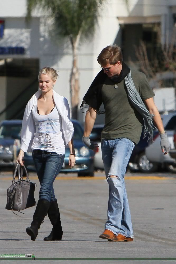 Fotos, vídeos do Chad Michael Murray - Lucas Scott - Página 3 Normal_wholefoodsck02