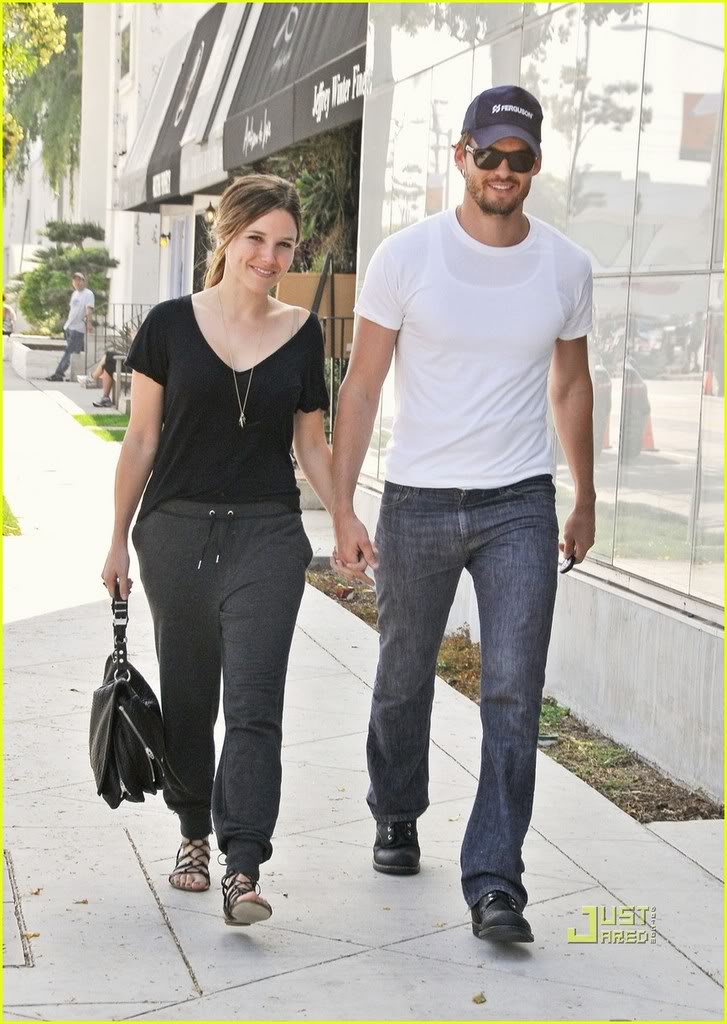 Sophia Bush & Austin Nichols Sophia-bush-austin-nichols-01