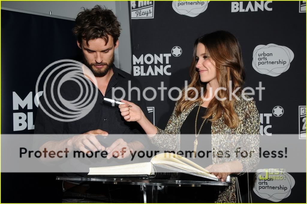 Sophia Bush & Austin Nichols - Página 2 Sophia-bush-austin-nichols-zachary-levi-24-hour-plays-08