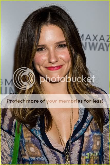 Fotos, Vídeos e Aparições Públicas - Sophia Bush (Brooke Davis) - Página 10 Sophia-bush-bcbg-max-azria-05