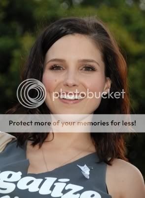 Fotos, Vídeos e Aparições Públicas - Sophia Bush (Brooke Davis) - Página 2 Normal_sbap9pcp825