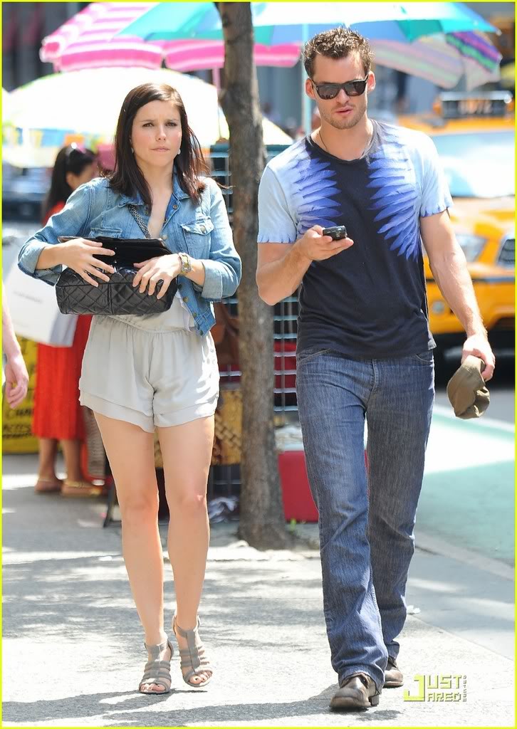 Sophia Bush & Austin Nichols Sophia-bush-austin-nichols-pop-y-3