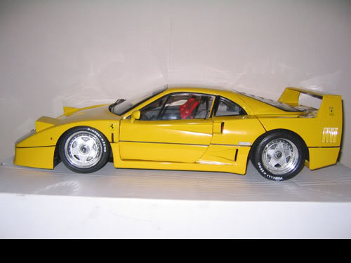 Ferrari 1/8 Pocher F40 et Testarossa 6