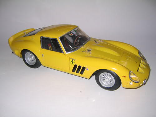 Plusieurs modéle Ferrari 1/12 64