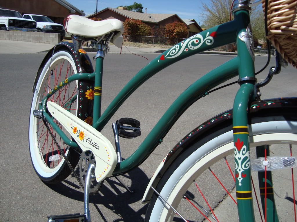 A "HIPPIE BIKE" for my "HIPPIE WIFE"  DSC02188