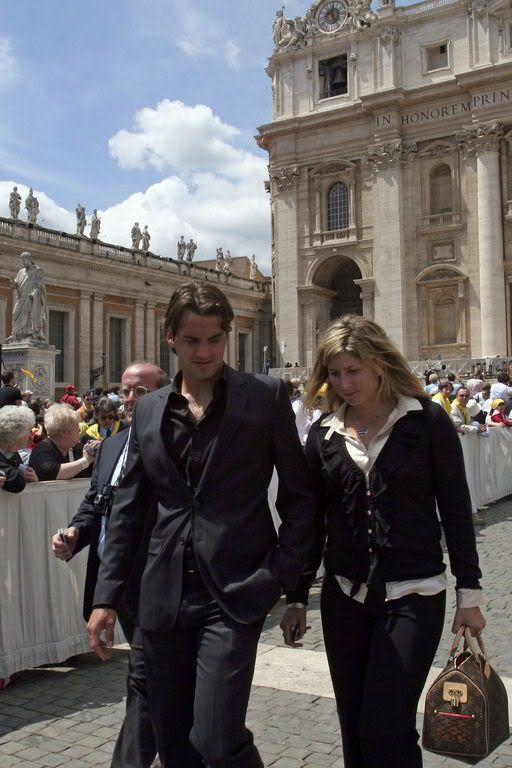 Roger Federer (cái này chắc mình tớ vô thôi nhỉ,mong là Mũi to cũng vào^^) Vatican060510mirka01