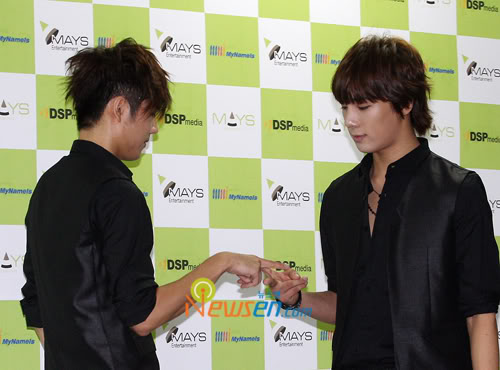 ~♥ KyuMin ♥~(Center + Horse) Pic Spam ~ 2009080120384010021