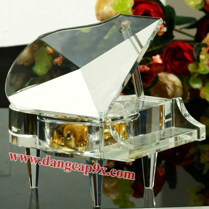 hộp nhạc,( music box) một món quà độc đáo , ý nghĩa, với những bản tình ca ngọt ngào Hop_nhac_piano_phale_B_001