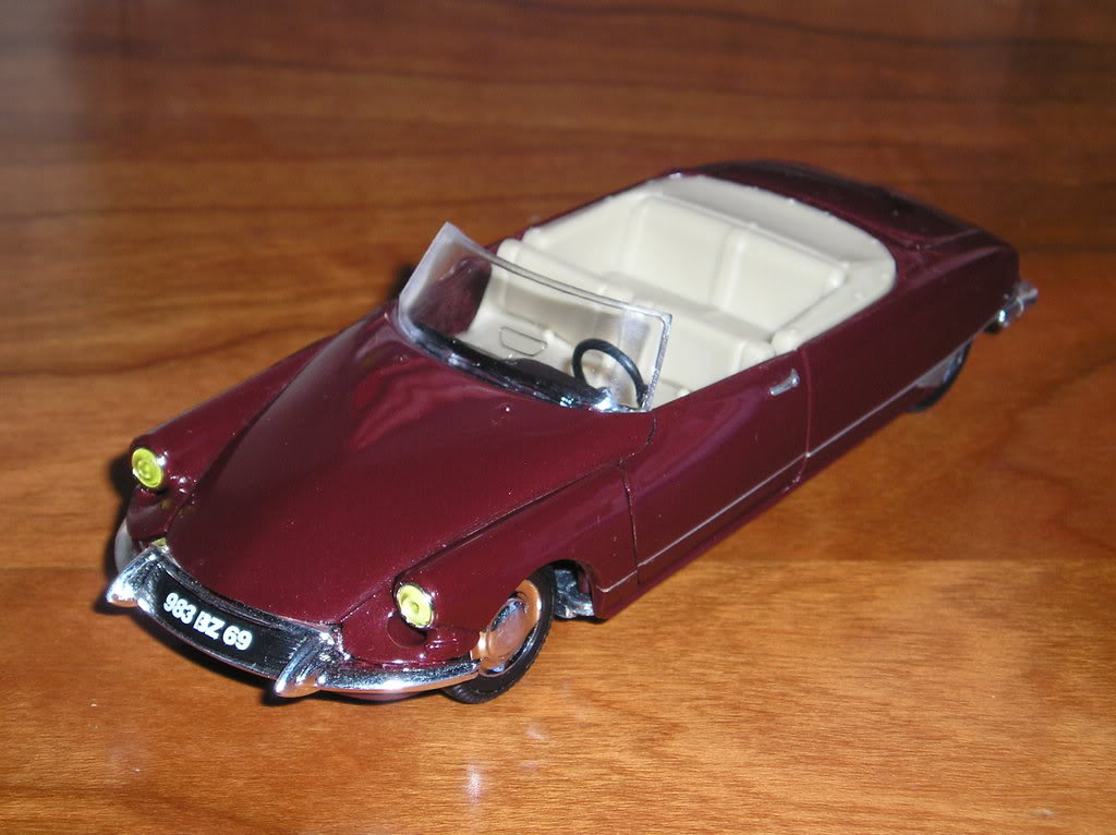 Norev 1/43 Ancienne – Citroën DS 19 Cabriolet Rouge – France – Modèle 1961