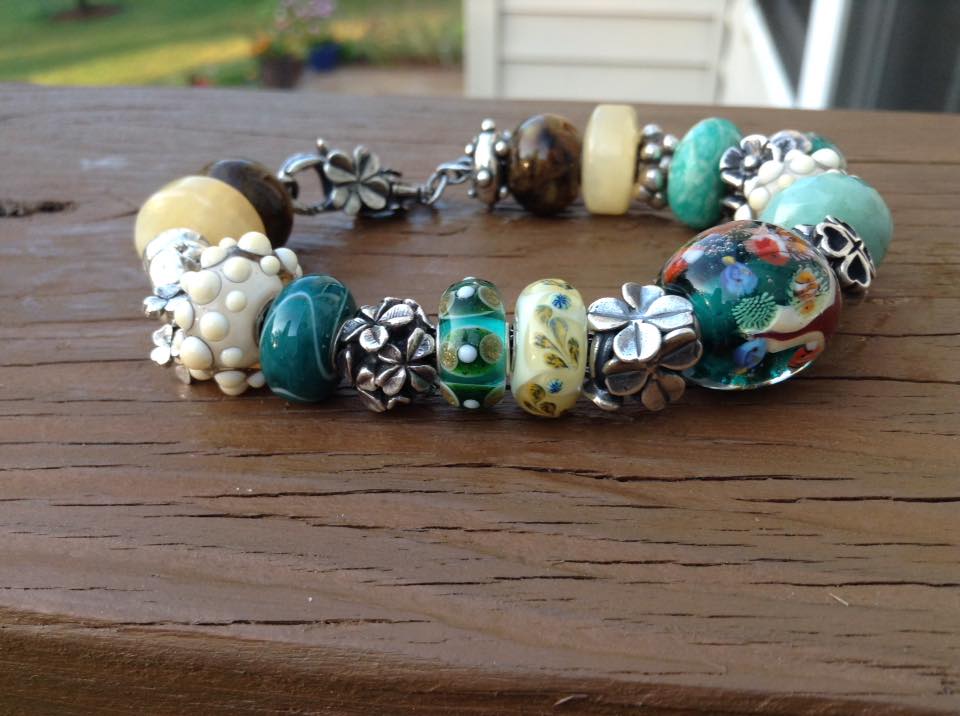 Show Your 40th Clover Bracelets - Page 2 13600171_10208343837171300_4854003187383458222_n