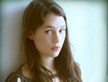 Katherina... Not-astrid_berges-frisbey-100211-365xXx80