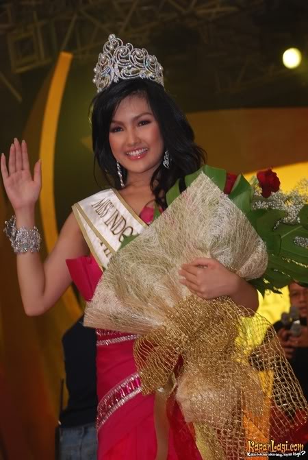 Astrid Ellena Indriana Yunadi (INDONESIA 2011) Final_miss_ind_2011-20110604-004-deni