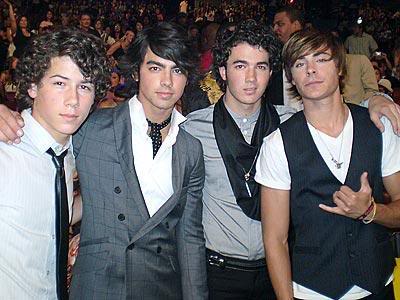 familia jonas Jonas-brothers03_2m7