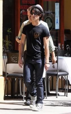 Joe and Kevin Shop at Studio City Mall Normal_mal