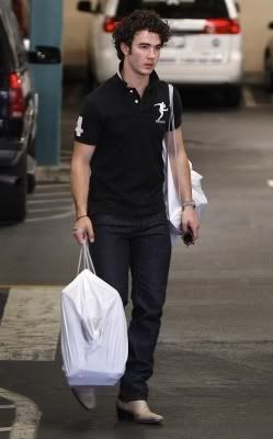 Joe and Kevin Shop at Studio City Mall Normal_mal11