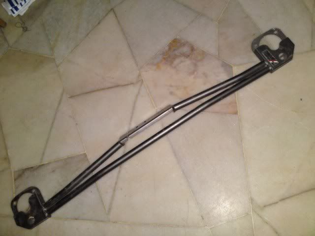 ~STRUT BAR TOYOTA YARIS / VITZ~ DSC01133