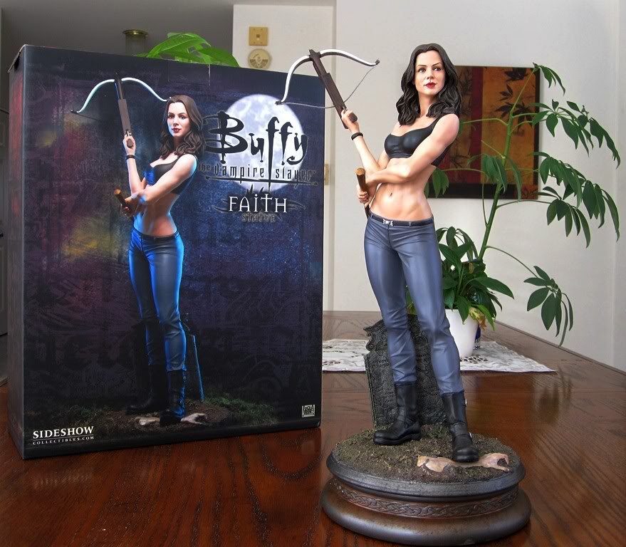 BUFFY: FAITH Statue Fa16-1