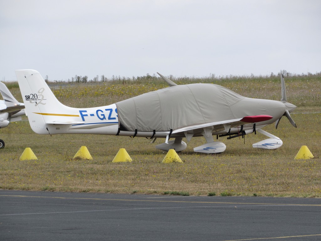 La Rochelle - Île de Ré LFBH / LRH Juillet 2015 F-GZSF_zpsuwugtut9