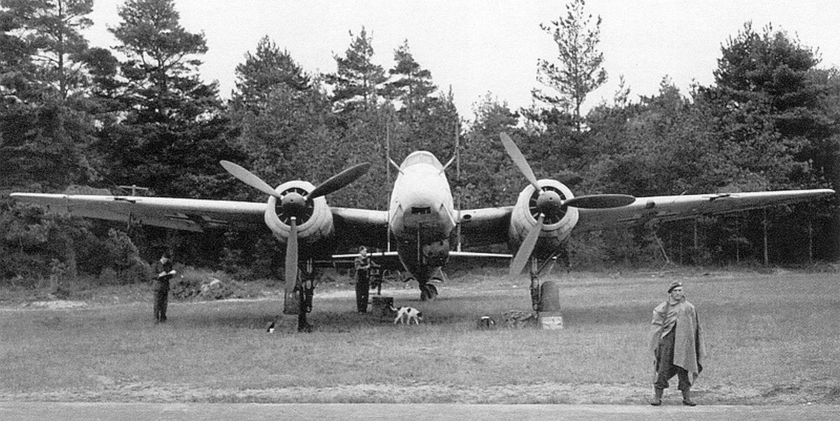 Intruders / Sturmvogel, la KG 51 Ju88G-landed-Woodbridge-Engl-July44