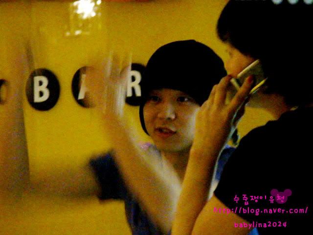 [STALKER] 090507 Micky @ Timeout Gelato Ice Cream Cafe Yoochun_timeout1