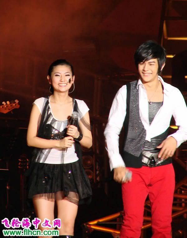 Hình Jiro và Selina tại chuỗi concert Meng Niu 20081028_a3a0bf2b8d7e2ffbc22aMTJl63