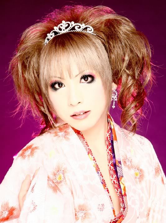 รูปของหนู Mizaki (Hizaki วง Versailles) - Page 3 393561_205363166218376_100002340819637_449097_1383057999_n