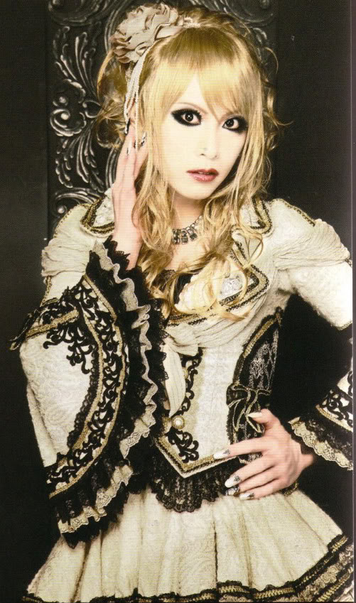 รูปของหนู Mizaki (Hizaki วง Versailles) - Page 3 Hizakilast2