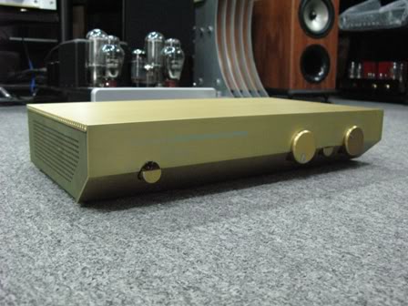 Musical fidelity A100-S.2 Gold Integrated Class A amplifier Signature (used) MusicalFielityA100-S2b