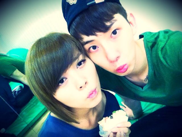 Tổng hợp twitter, cyworld, me2day,... về Adam couple (tháng 7.2012) 627894195