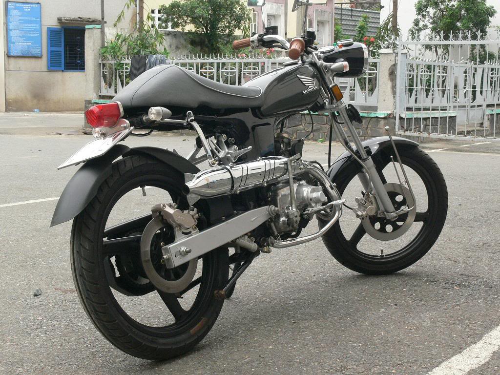 Honda67 lột xác thành Môtô khủng có 1 ko 2 P1250150