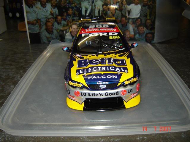 1:18 2006 Bathurst Winner And Brock Trophy Lowndes-Whincupcar21