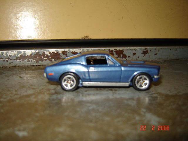 1:60 1968 Mustag Cobra Jet (Repainted) Many Pics 175