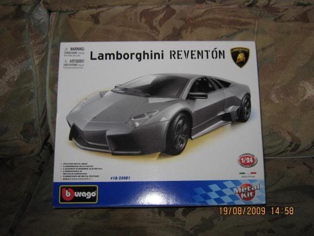 Lamborghini Reventon 1/24 (skill 1 kit) 002