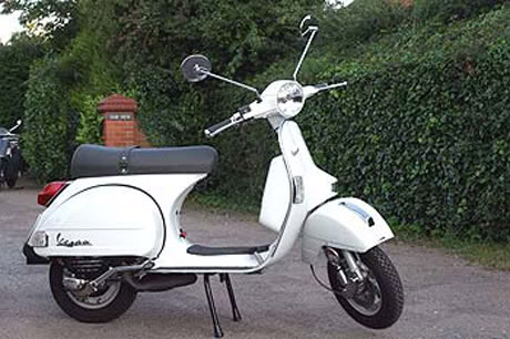 Vespa PX 200 – Nét cổ trong ngày mới 61004754_motoring-graphics-2_836766