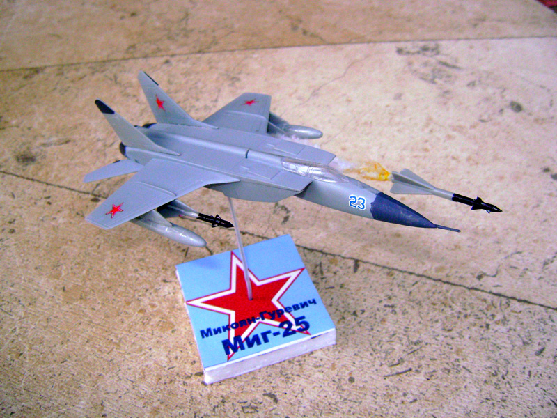 [Revell] Mig25 Foxbat 1/144 DSC01745D