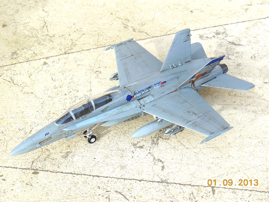 1/72 F-18 Hornet HOBBY BOSS DSCN1540_zps218c0cd7