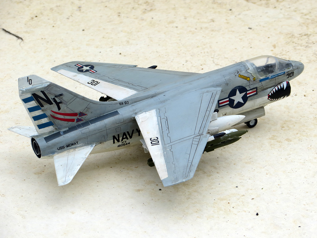  1/72 A-7 Corsair II IMG_2782_zps980dfa68