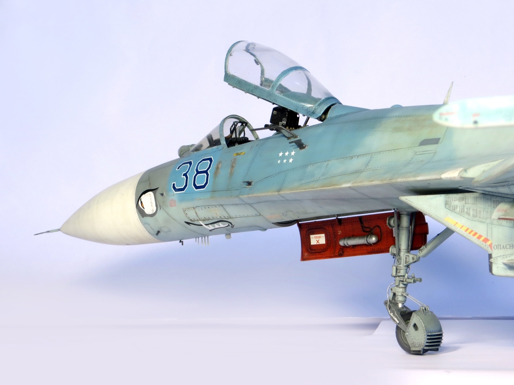 1/32 Sukhoi Su-27 Flanker B - Blue 38 - nouvelles photo 02/2015 IMG_4033_zps1e3146d5