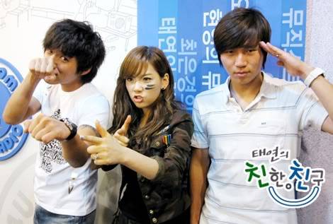 [PICS] Tổng hợp hình ảnh cute nhất của taeyeon khi còn ở radio Chin Chin 090801-3