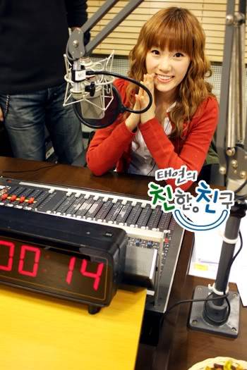[PICS] Tổng hợp hình ảnh cute nhất của taeyeon khi còn ở radio Chin Chin 091121-6